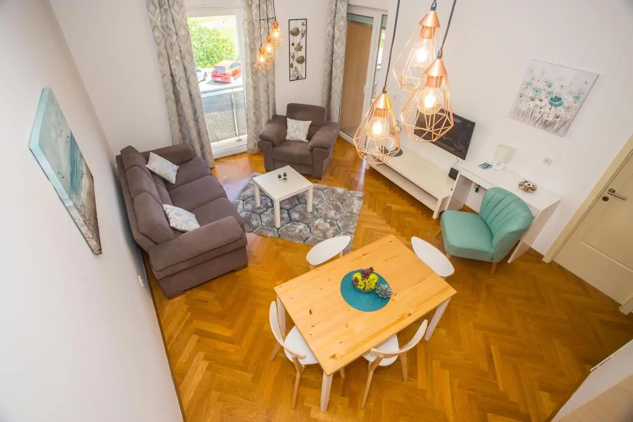 Apartment Dora Near Sea And Center With Private Garage Croatia