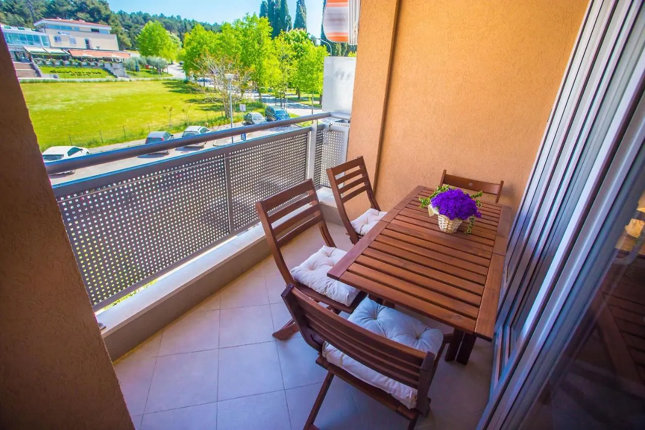 Apartment Dora Near Sea And Center With Private Garage  Porec